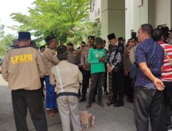 Gelar Aksi Di Depan Kantor DLH Pasuruan, LPAPR Tuntut Transparansi Hasil Laboratorium