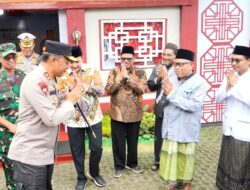 Cek Kesiapan Kapolda Jatim Tinjau Pos Pelayanan Ops Ketupat Semeru 2025 di Pandaan