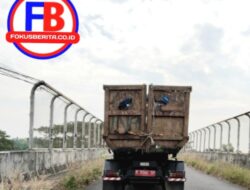 Miris! Truk Sampah Rusak  Cemari Jalan Raya Sukorejo – Bangil, Diduga DLH Lalai, Perlu Perhatian Mas Bupati 